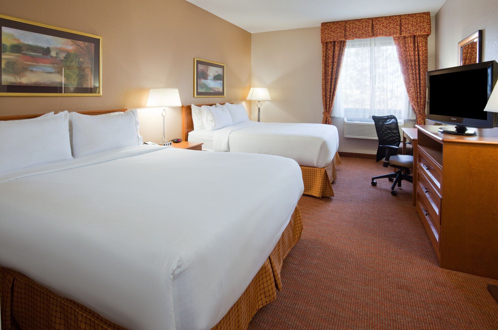 Holiday Inn Express & Suites - Worthington, An Ihg Hotel Exterior photo
